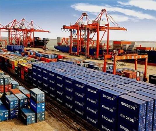 在與國際貨運公司合作時應如何節省運費